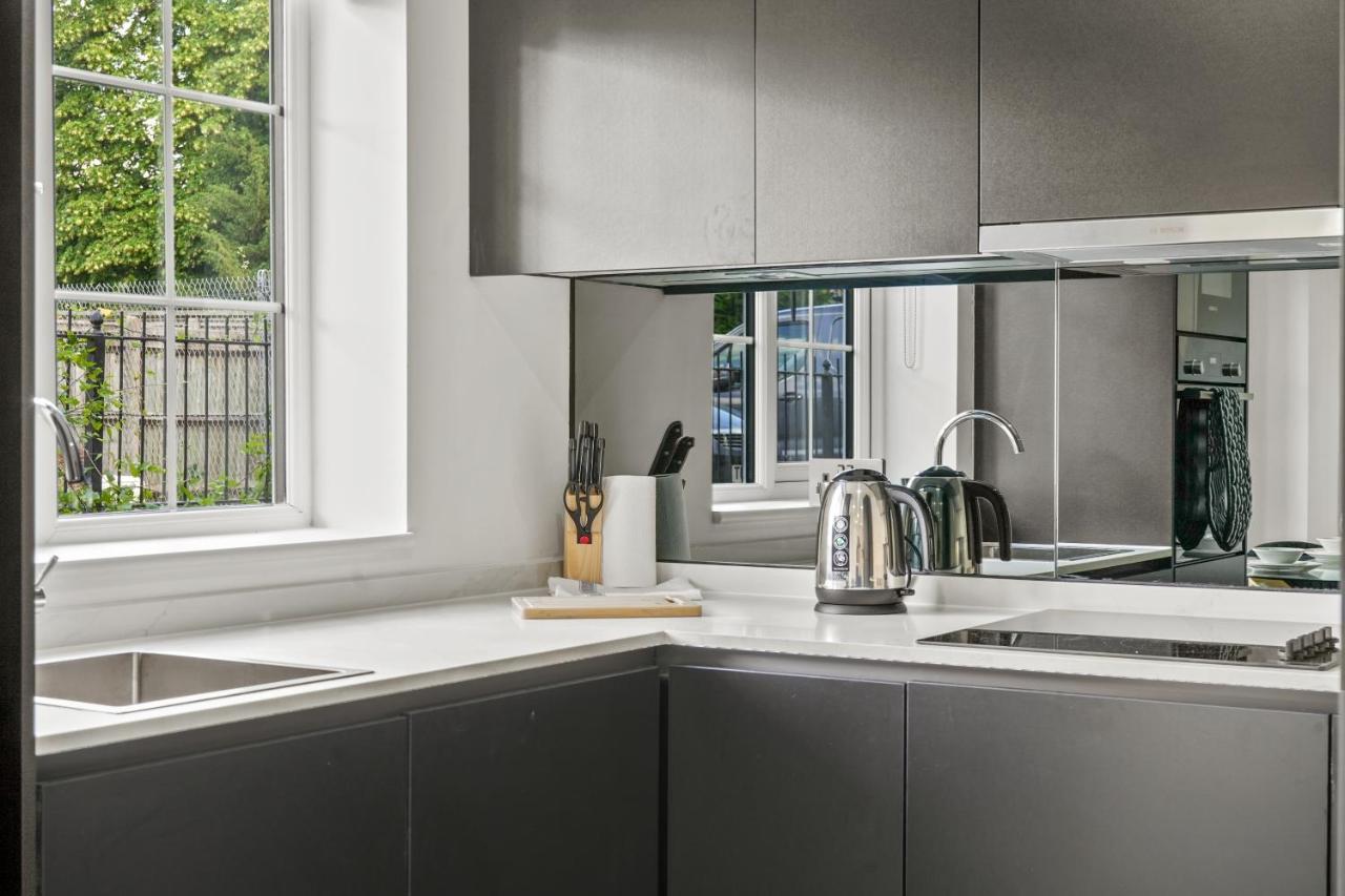 Drake House Apt 3 In Staines - Free Parking - Heathrow - Thorpe Park Exteriör bild